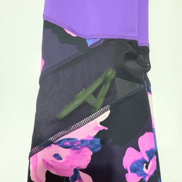 Set of 2 LuLaRoe Rise Fearless Crop Fitness Leggings Size 2X Capri Floral - Picture 8 of 16
